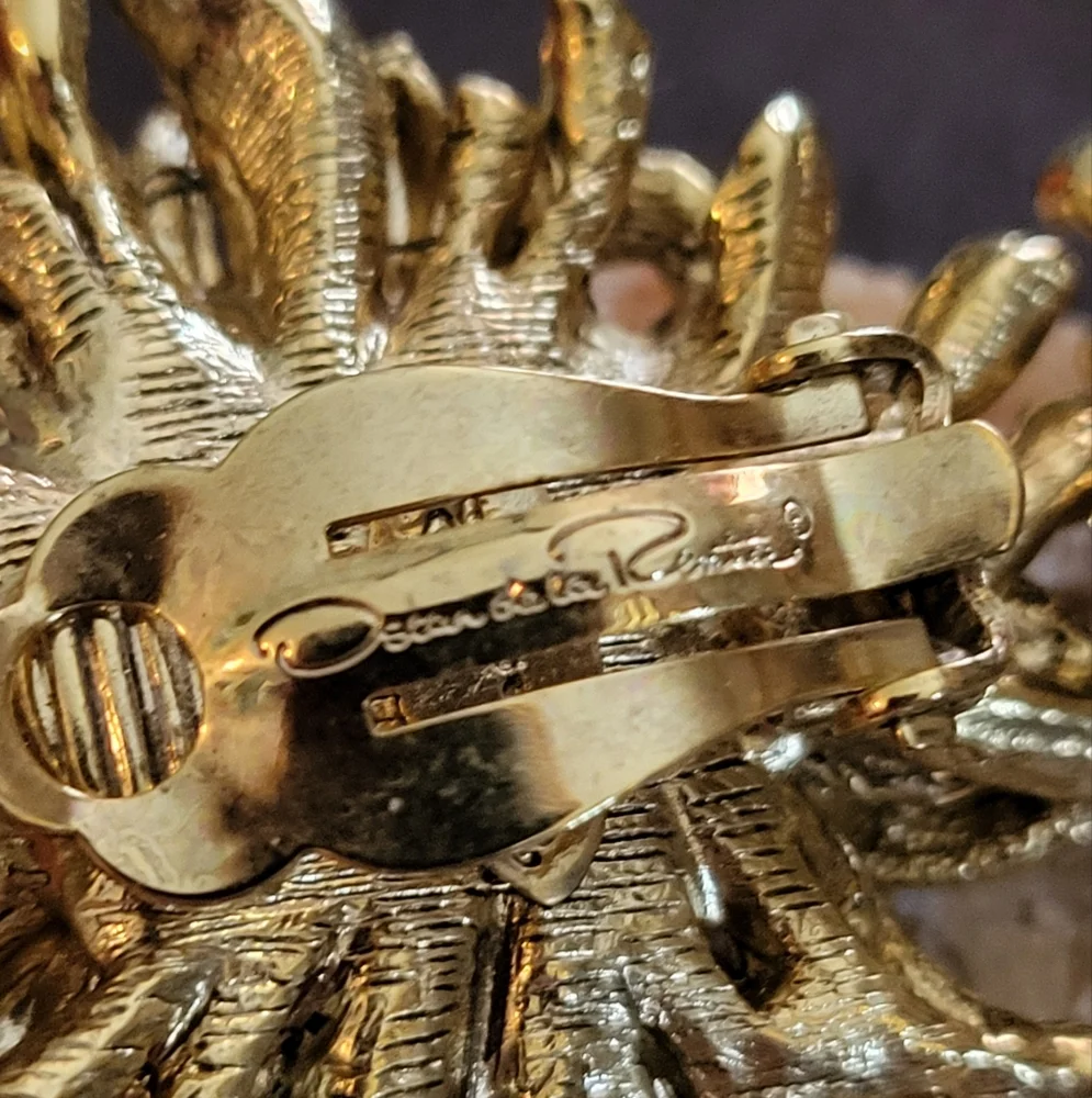 OSCAR DE LA RENTA EARRINGS - Picture 4 of 5